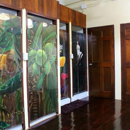 Baan Bovorn Hostel Bangkok Buitenkant foto