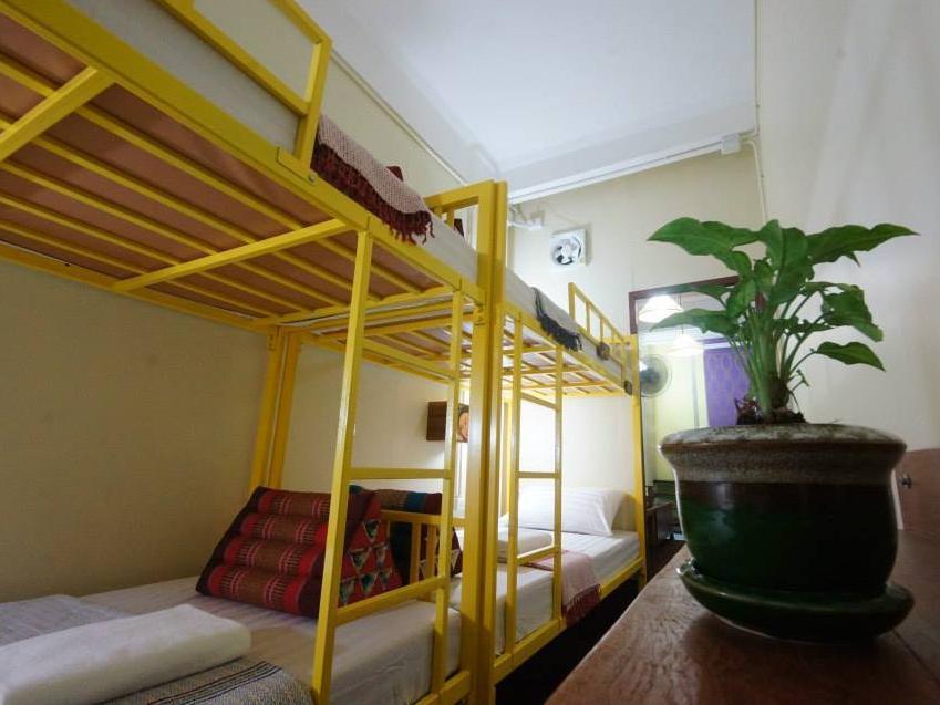 Baan Bovorn Hostel Bangkok Buitenkant foto
