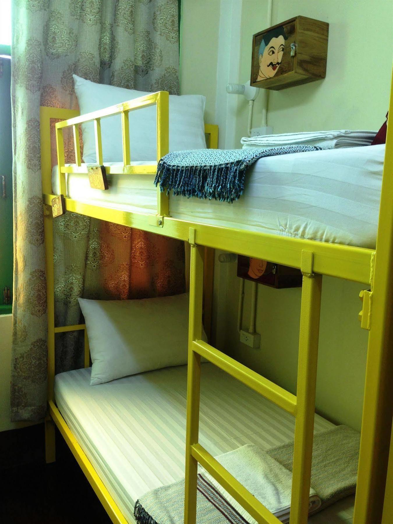 Baan Bovorn Hostel Bangkok Buitenkant foto