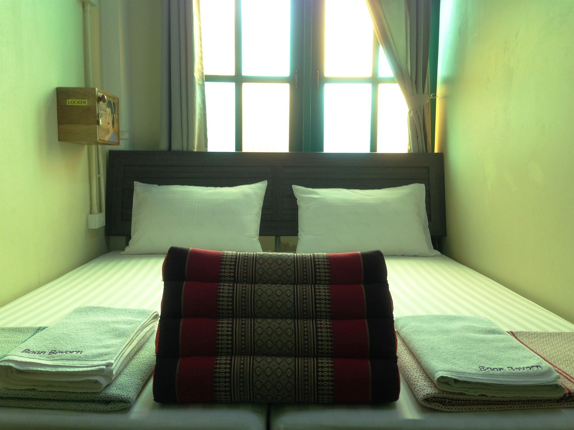 Baan Bovorn Hostel Bangkok Buitenkant foto